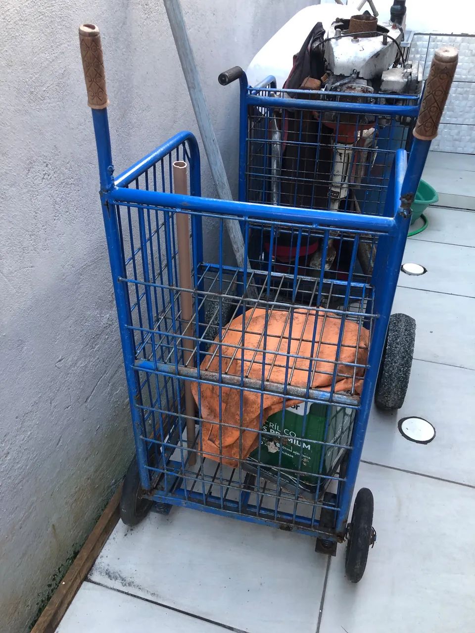 Dois carrinho de carga 350 kg cada