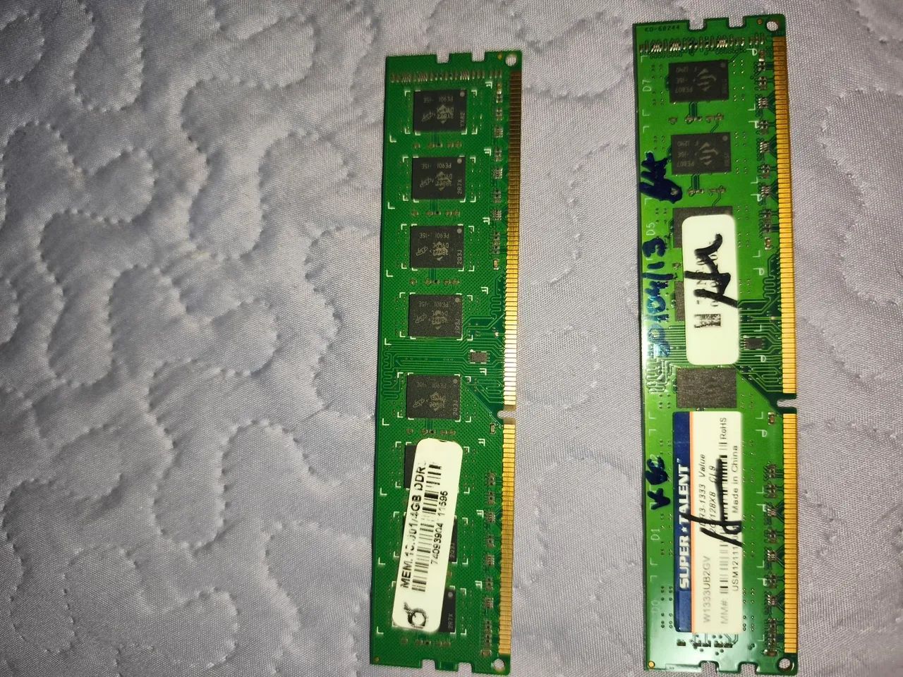 2 Memória ram ddr3 4gb e 2gb ..total 6 gb