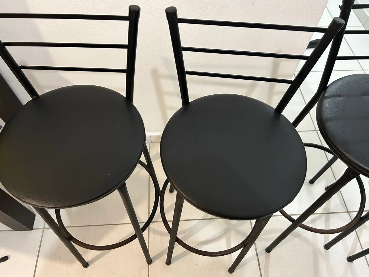 BANQUETAS PRETA COM ENCOSTO  - Foto 5