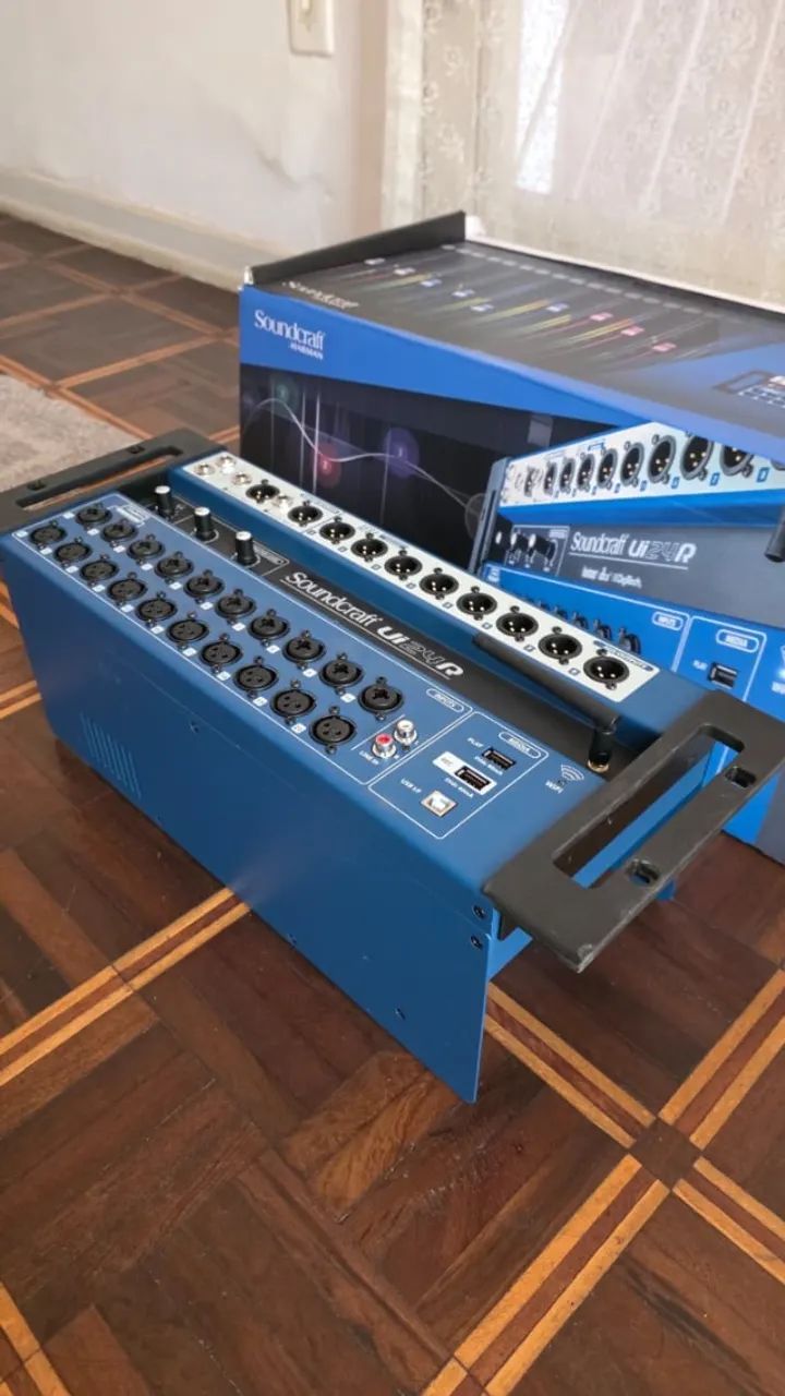 Mesa de Som Digital Soundcraft UI24R - Foto 3