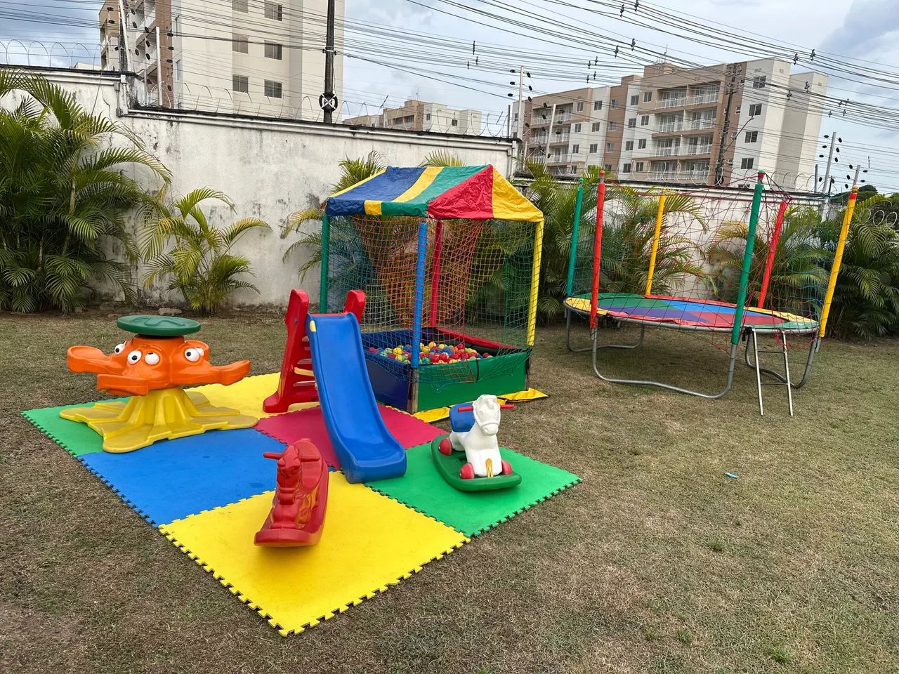 Pula pula brinquedo 