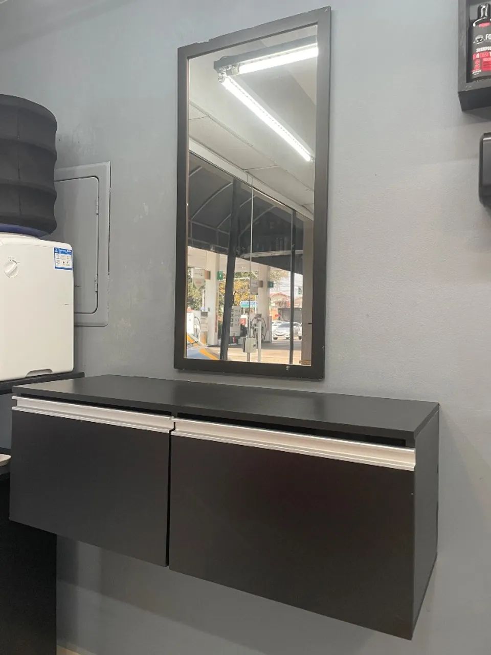 Cadeira Bancada e Espelho Barbearia - Foto 2