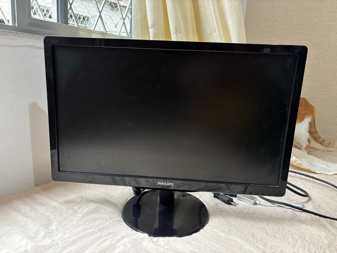 Monitor LCD philips modelo 236V4L - Foto 3