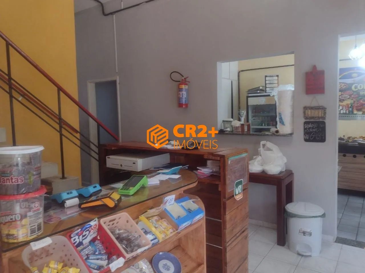 Restaurante repasse em casa amarela equipado e decorado - Foto 3