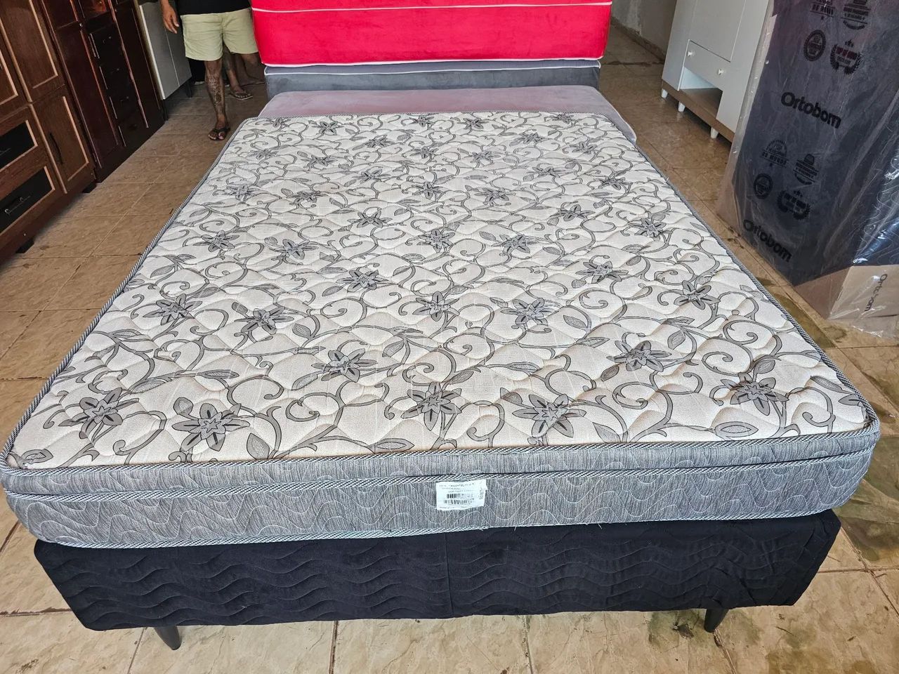Cama box queen usada Molas bonnel 