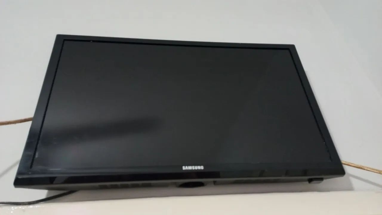 Televisão Samsung LCD 32 polegadas (NÃO É SMART)