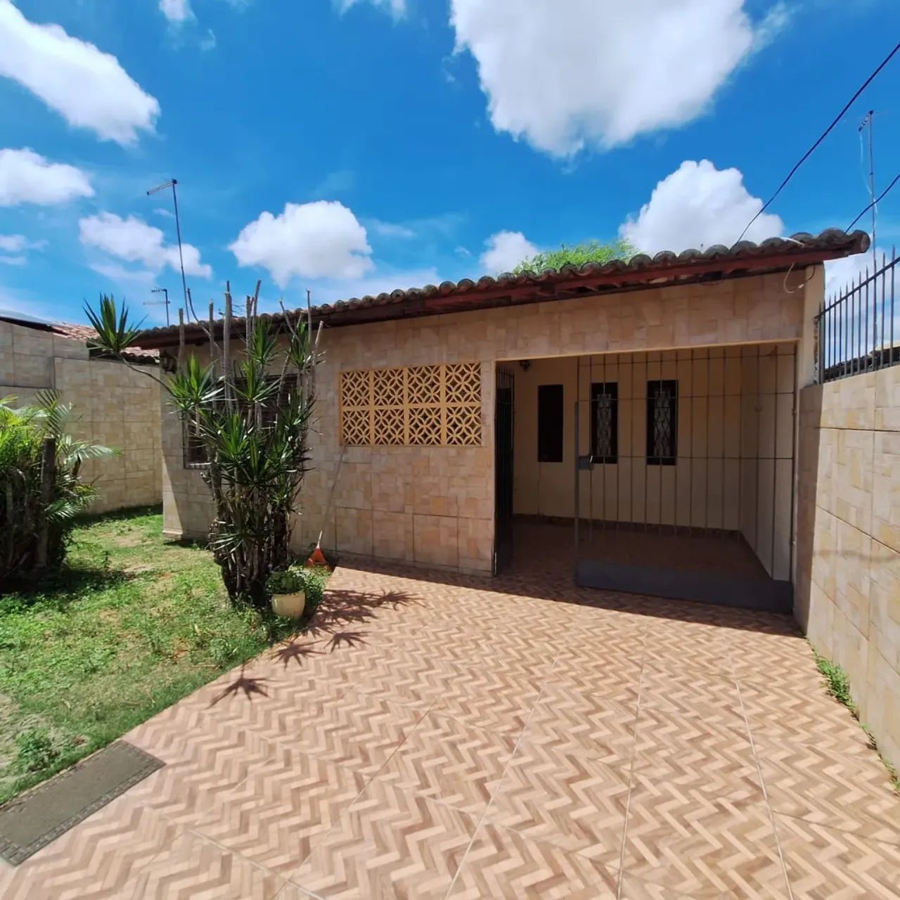 Venda de casa com 2/4 com 90m²- reformada Lago Azul  Natal/RN. - Foto 2