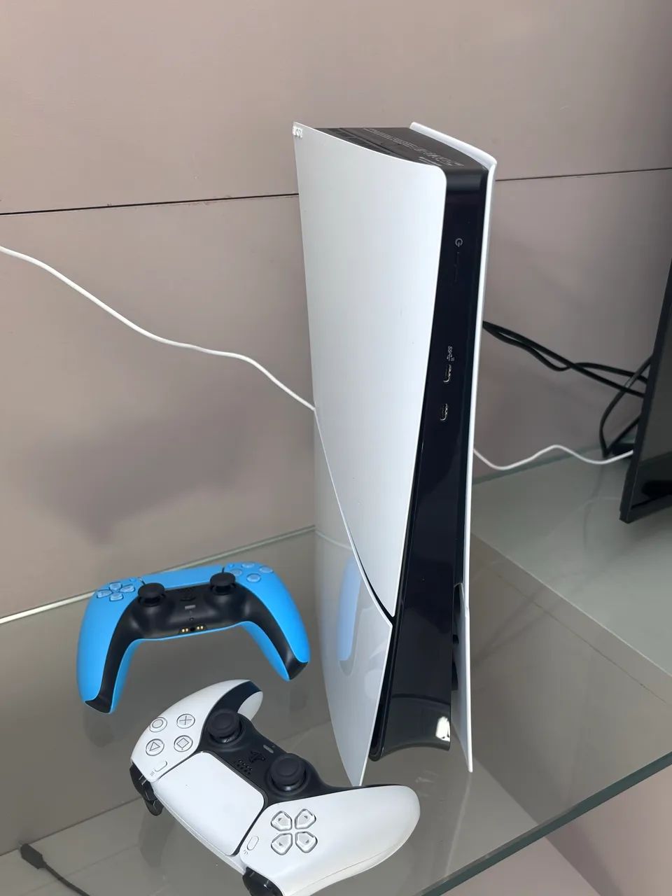 PS5 Slim 825g mídia digital com 2 controles 