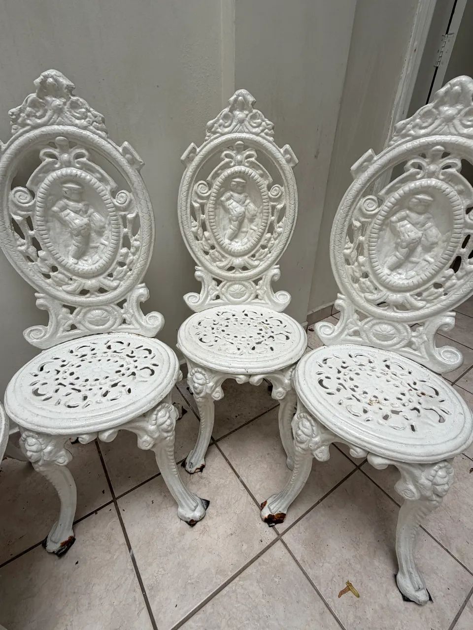 Conjunto Fundido Jardim com mesa e 6 cadeiras de ferro 