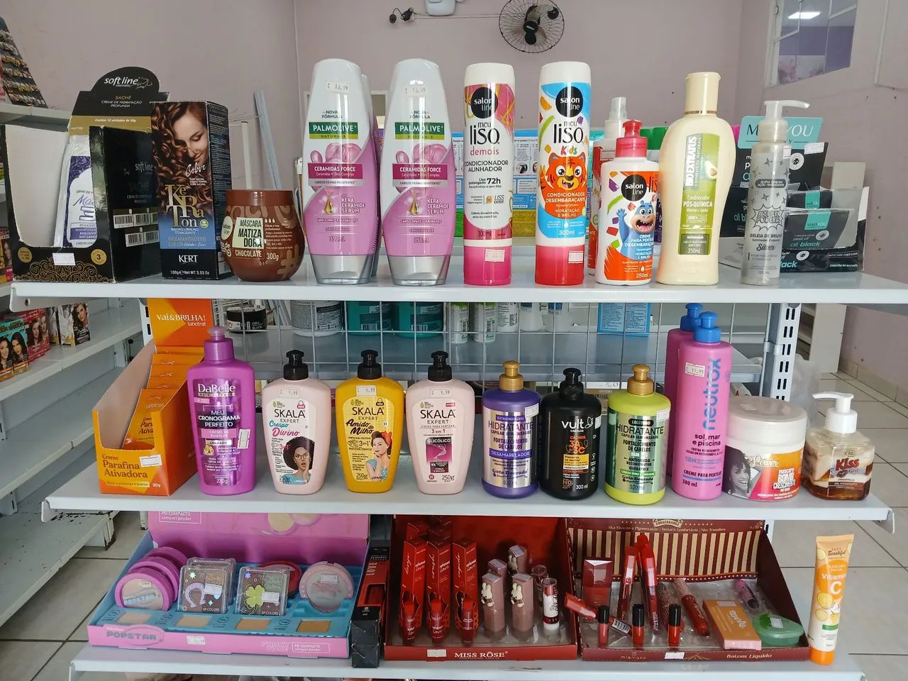 Queima de estoque loja de cosméticos 