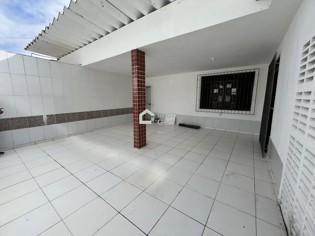 CASA COM 4 SUÍTES NO CORAÇÃO DO TIROL