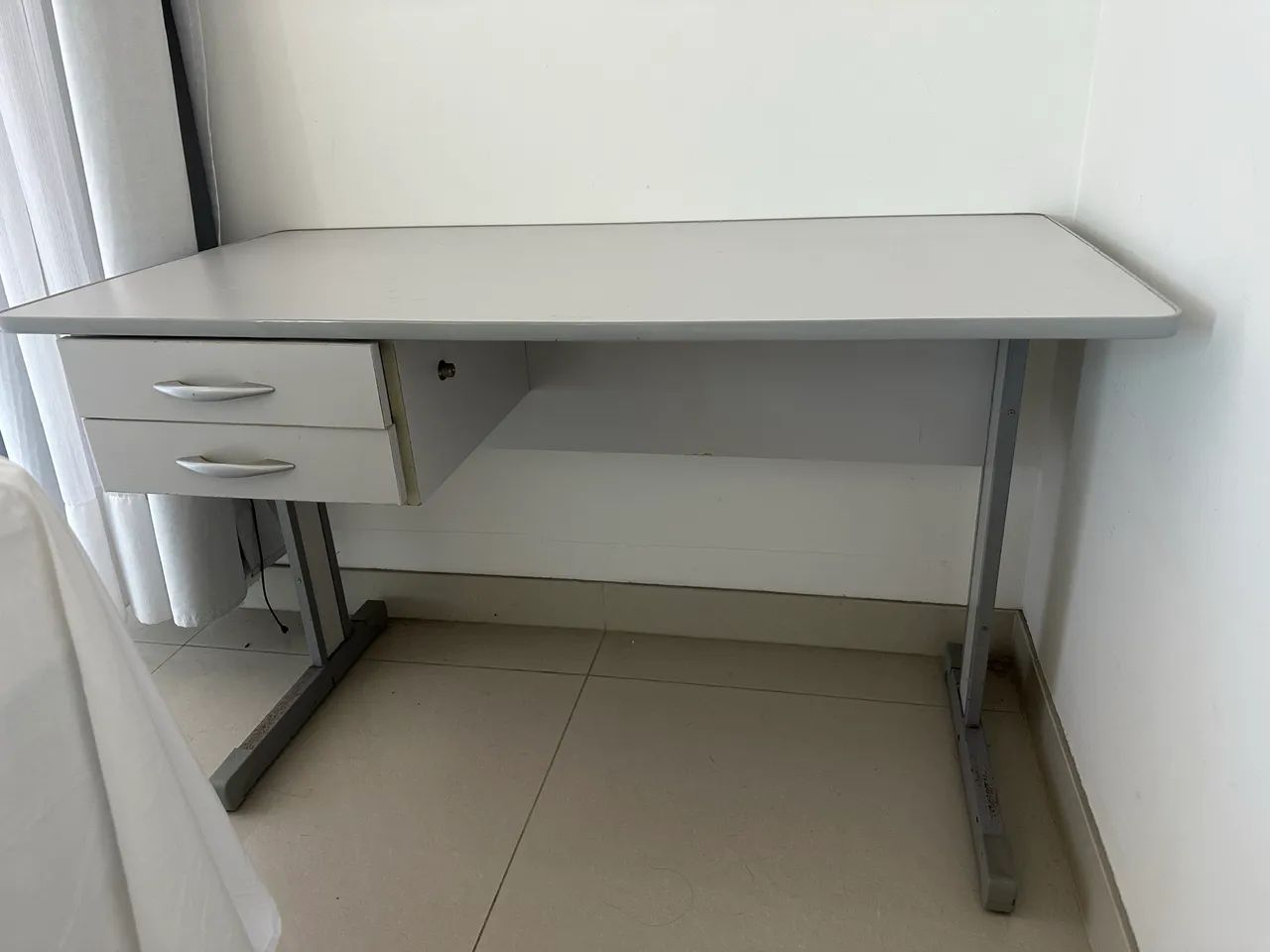 Escrivaninha escritório cinza ferro - Foto 3