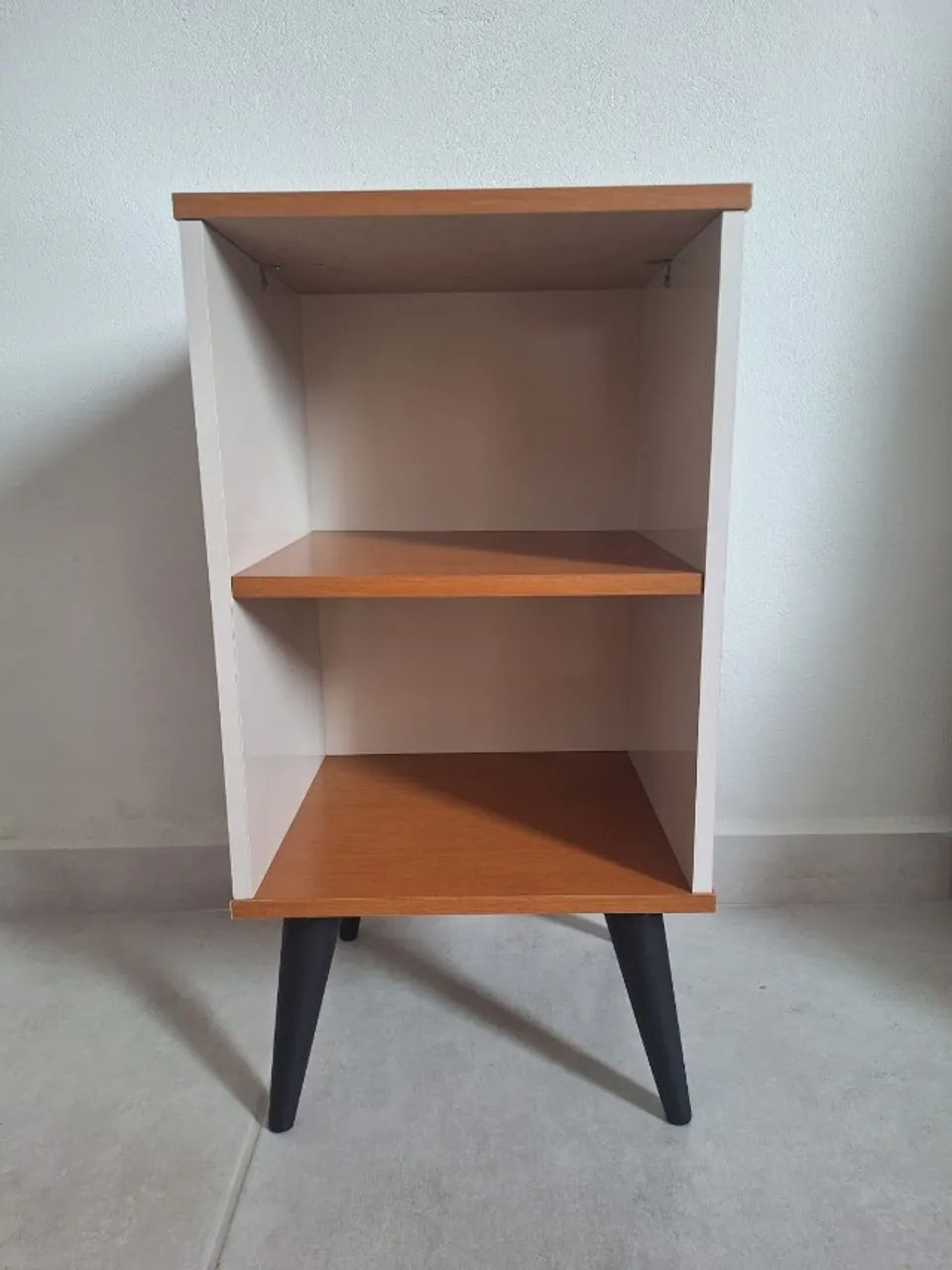 Vendo mesa de cabeceira (acabou de ser montada)