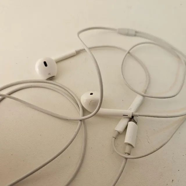Fone De Ouvido Apple Earpods Com Conector Lightning Branco - Foto 2