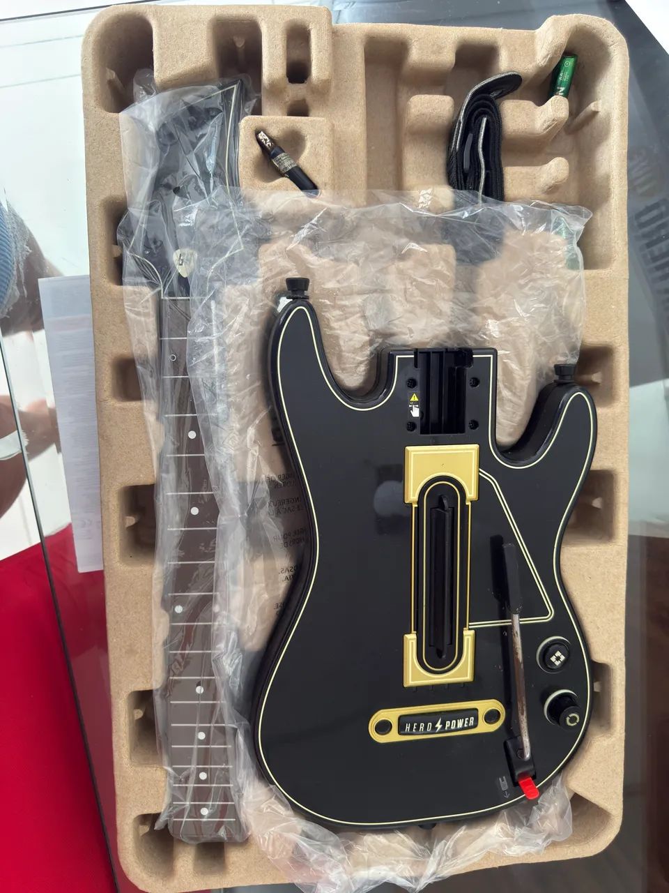 Guitar Hero Live Guitar Bundle com jogo 