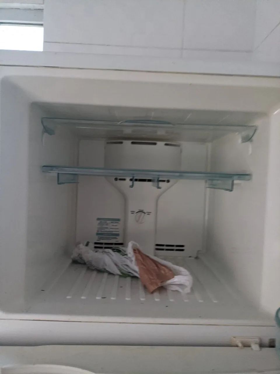 Vendo geladeira Electrolux - Foto 3