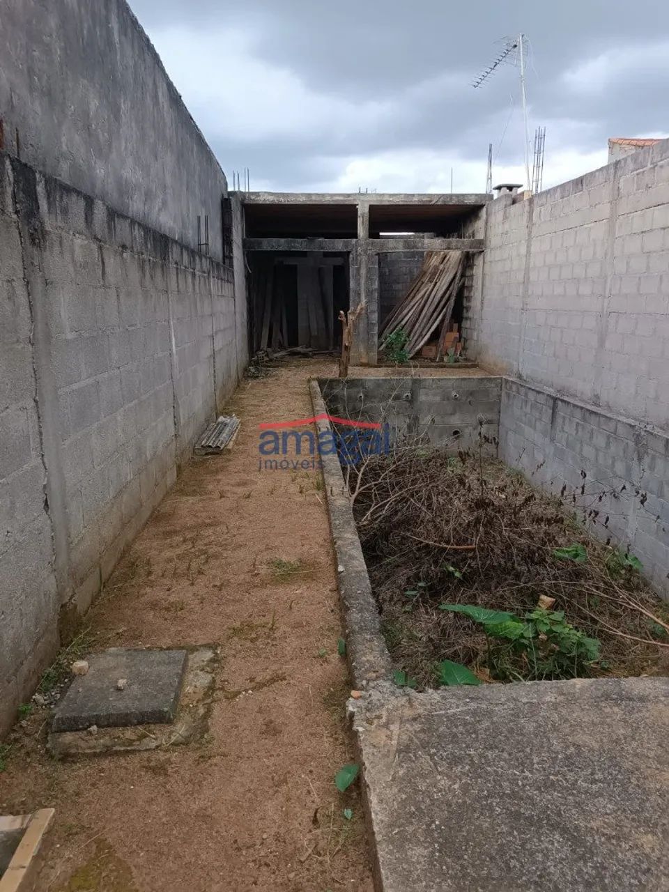 Terreno com parte de construção para comercio pronta - Foto 3