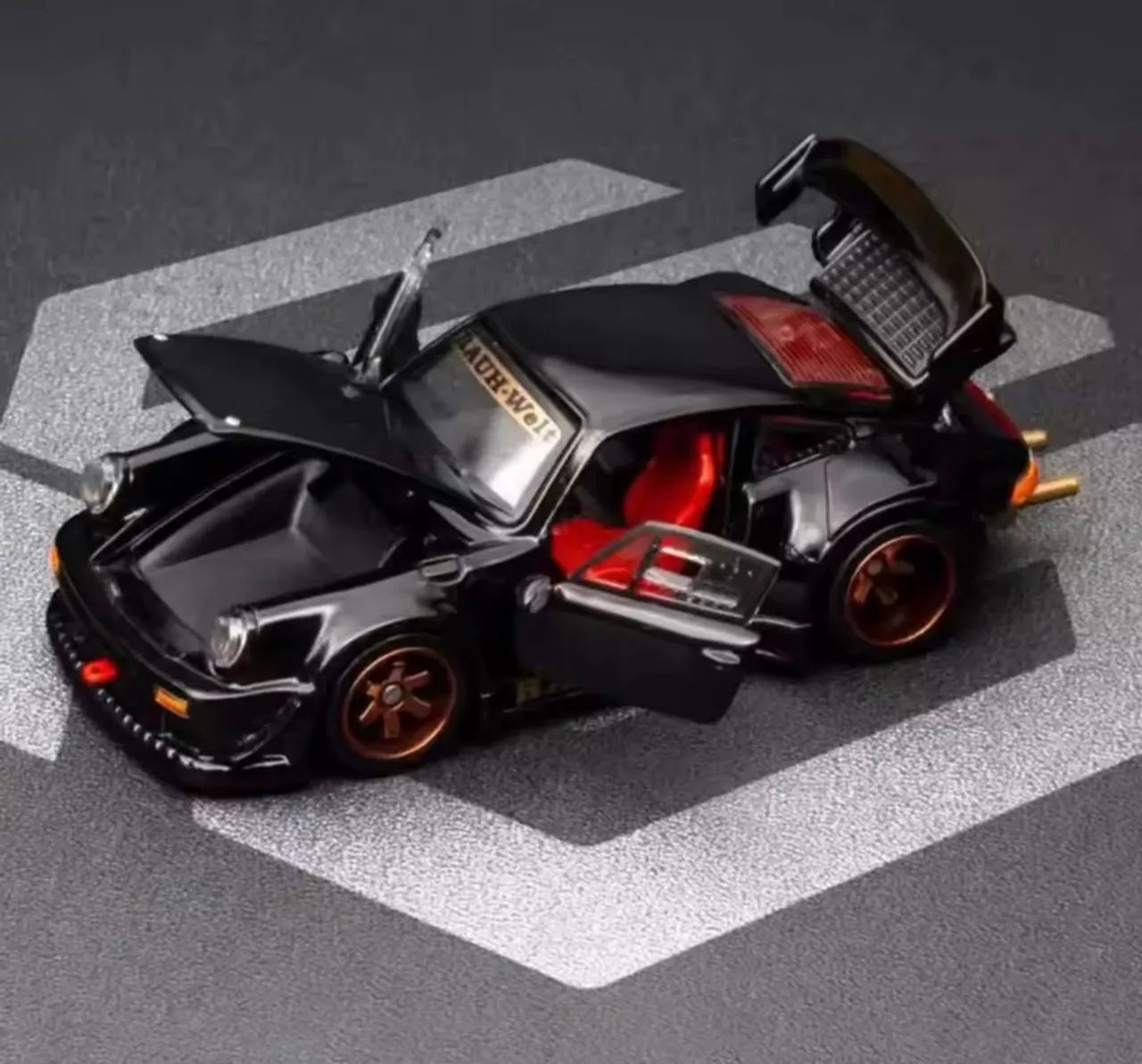 Porsche 930 RWB 1 64 abre portas 