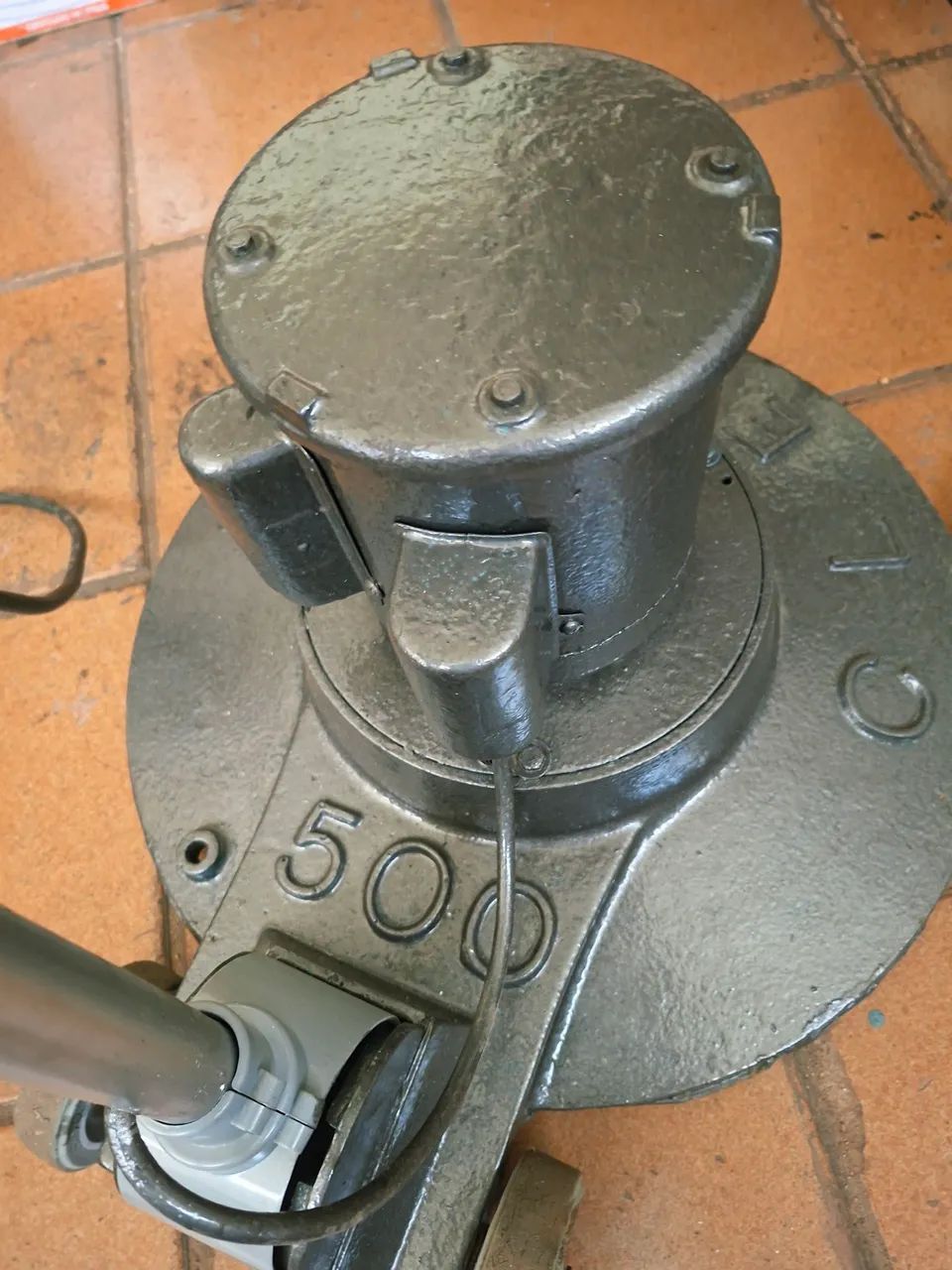 Vendo lavadora de piso marca clenear 500 - Foto 2