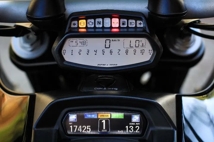Ducati Diavel - 2013 - Foto 5