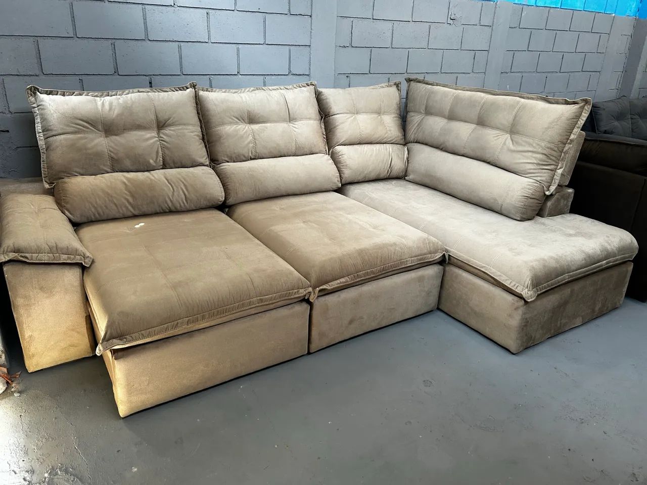 Sofá de Canto GIGANTE Retrátil e Reclinável ( Direto da Fábrica )  418478290780170243