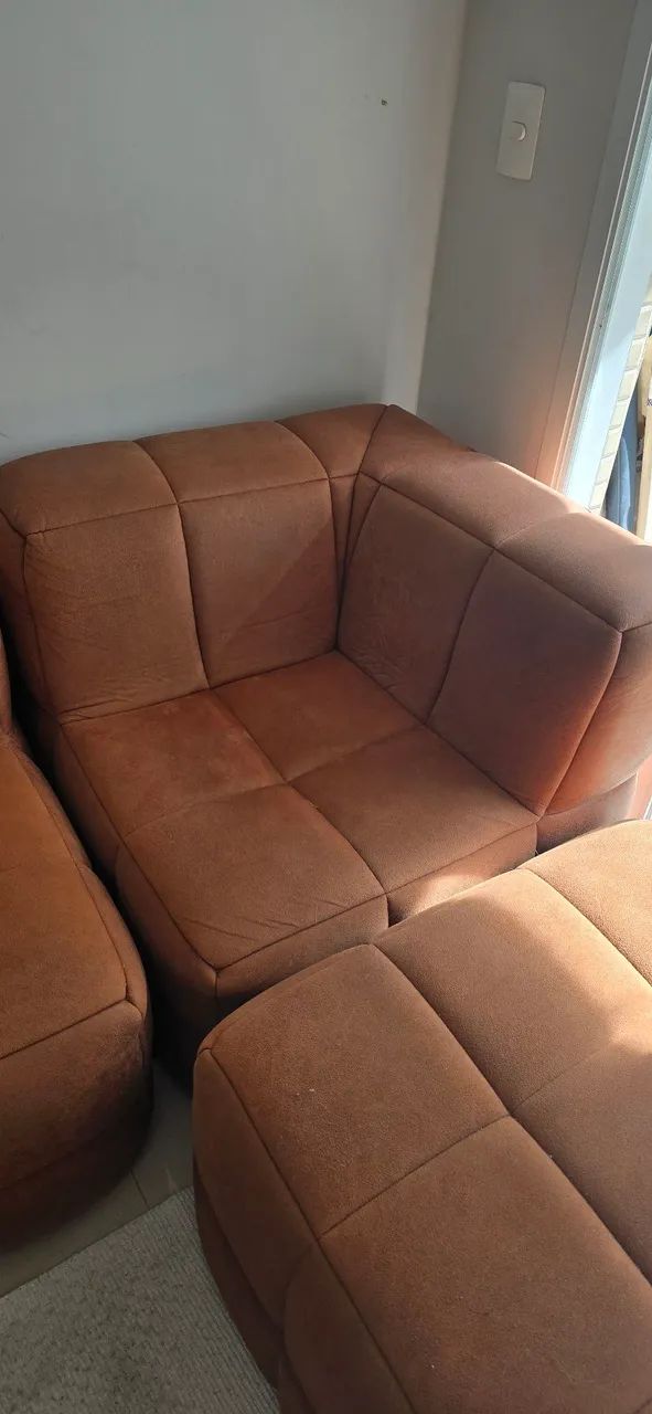 Sofá modular guldi 3 lugares e 1 puff - Foto 4