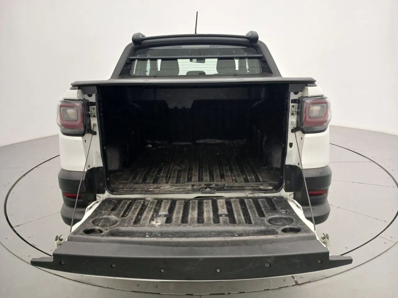 Fiat Strada Freedom 1.3 Flex 8V CD, foto 9 de 18