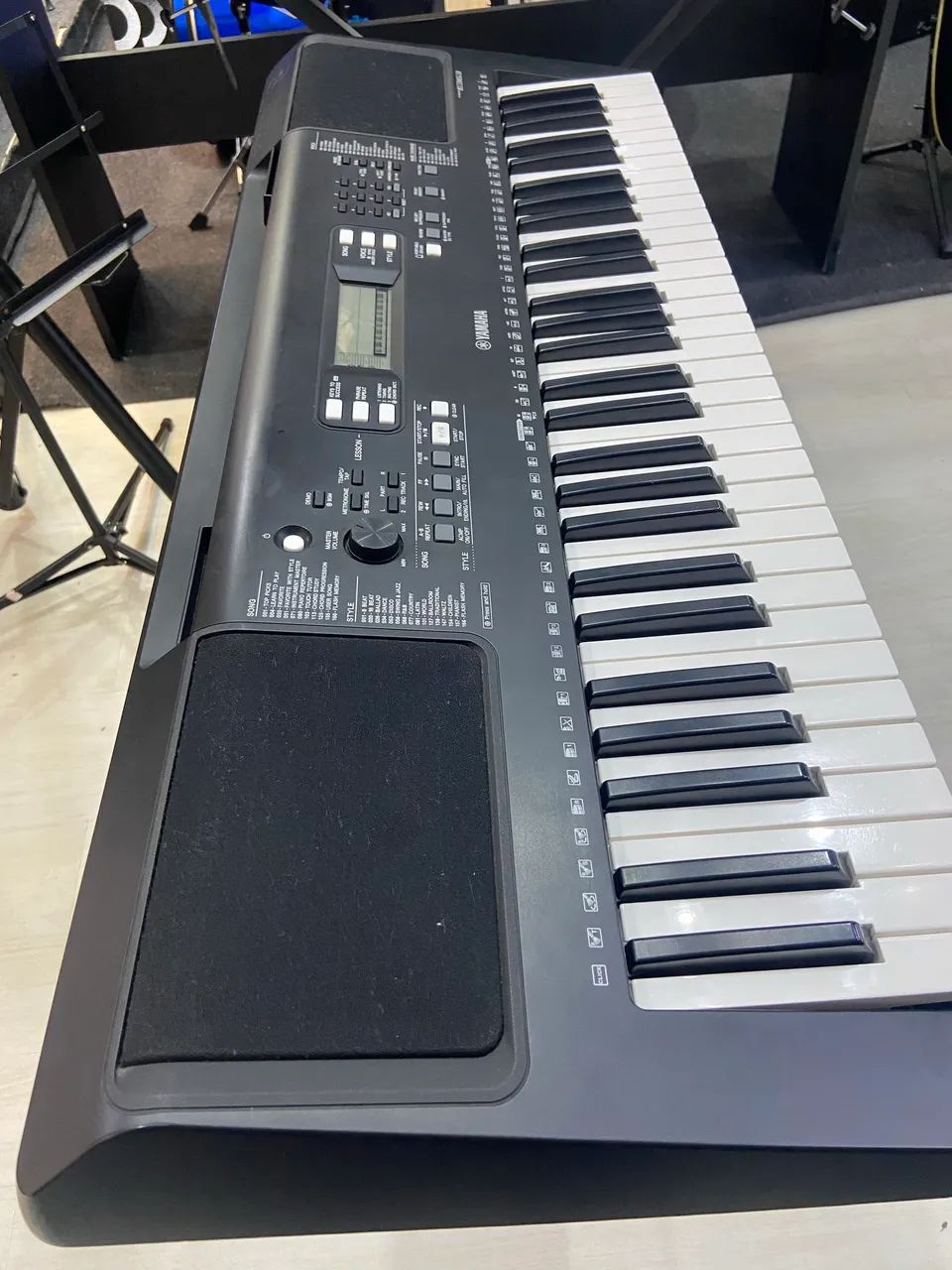TECLADO YAMAHA PSR E363