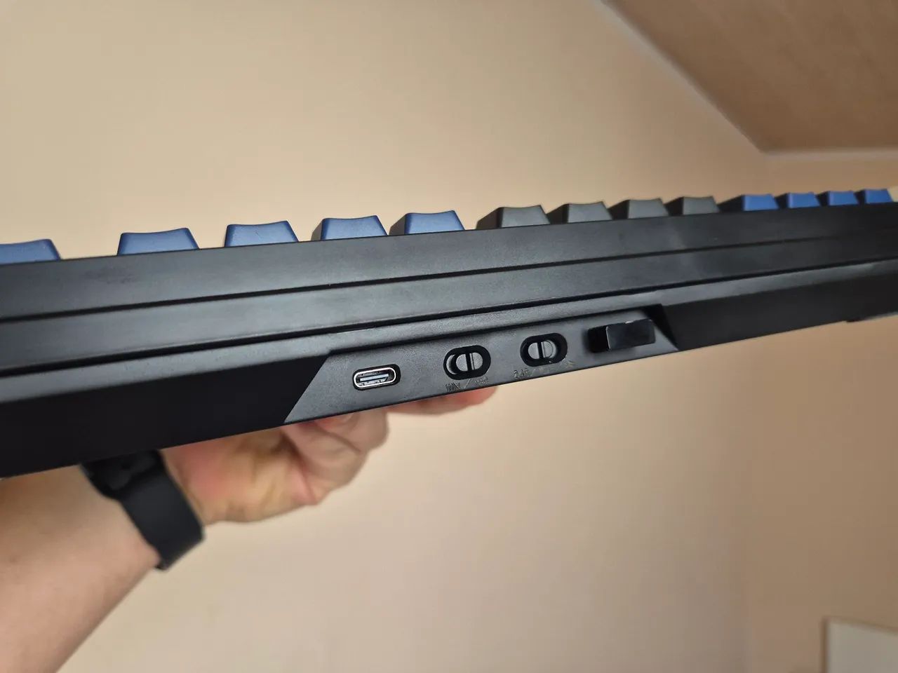 Teclado Bluetooth Hivento, 2.4GHz/usb/BT5.0 - Foto 3