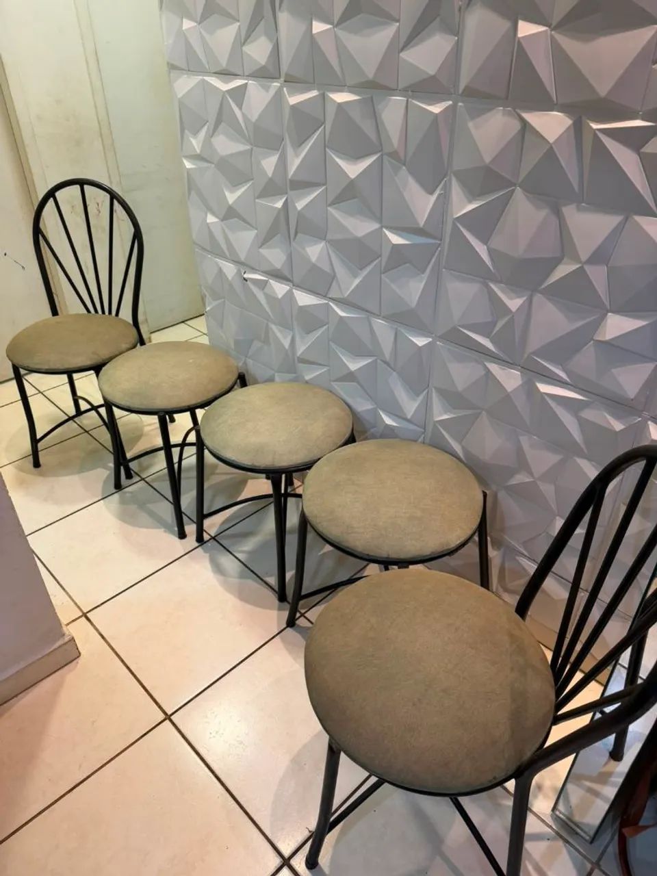 VENDO 5 BANQUETAS/CADEIRAS