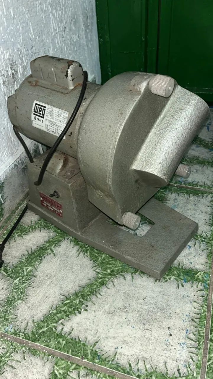 Maquina  profissional  ralar milho