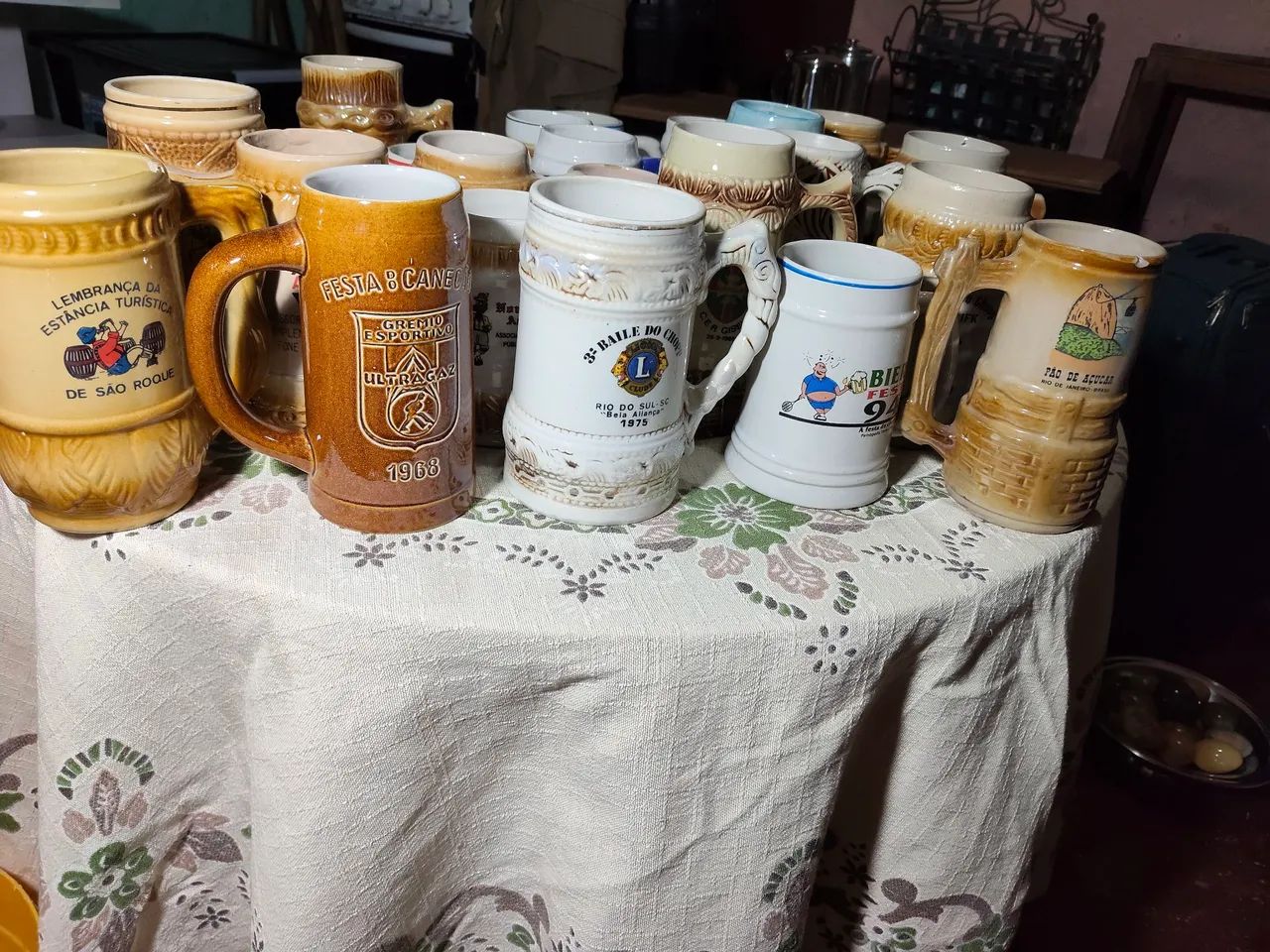 Antigos canecos de coleção 