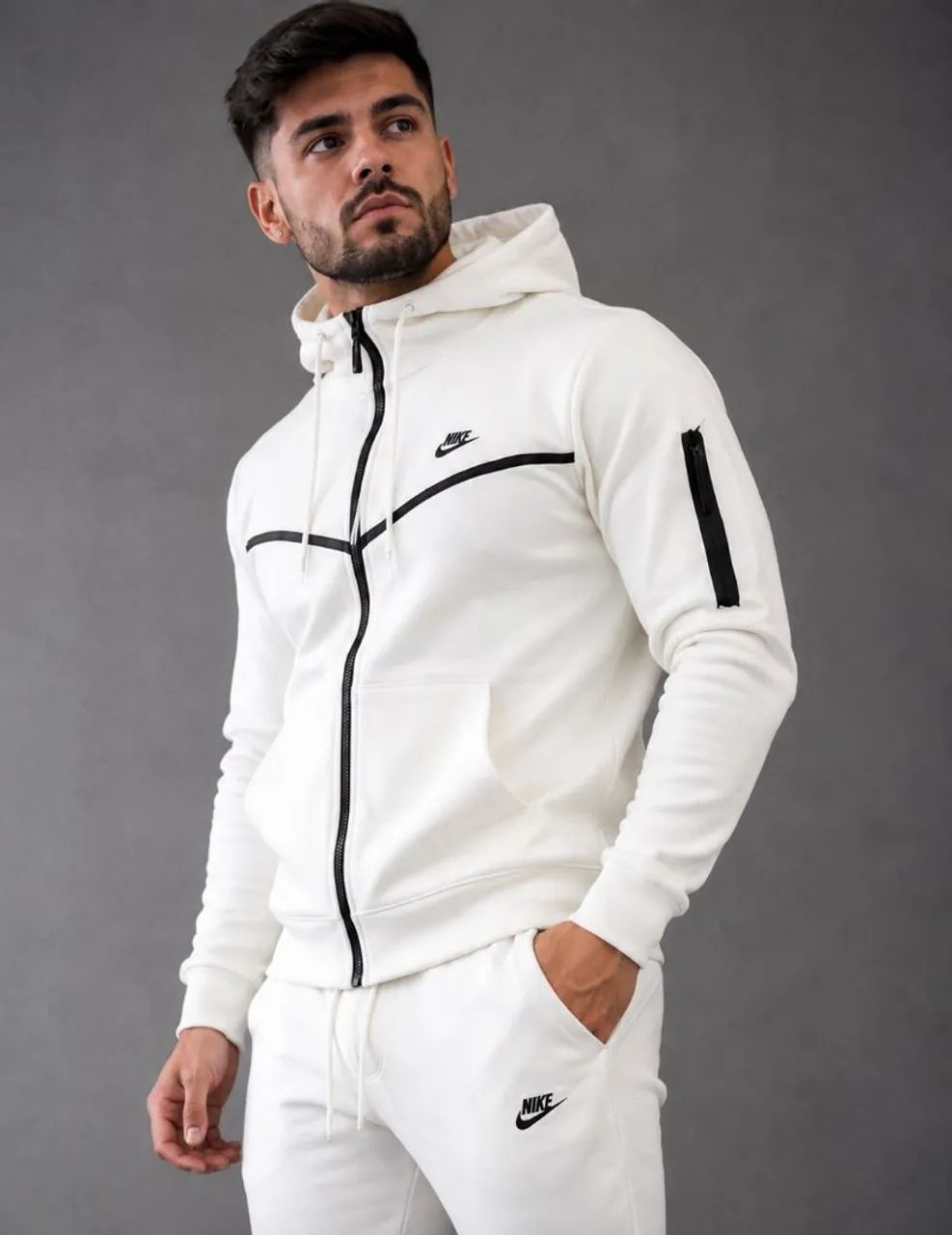 CONJUNTO MOLETON NIKE COM ZIPER E RECORTE EM V - Foto 2