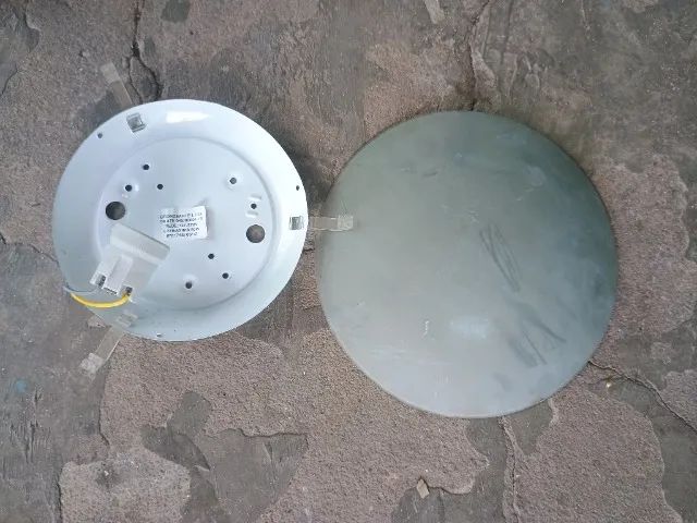 Vendo spots e luminárias usadas em bom estado  - Foto 2