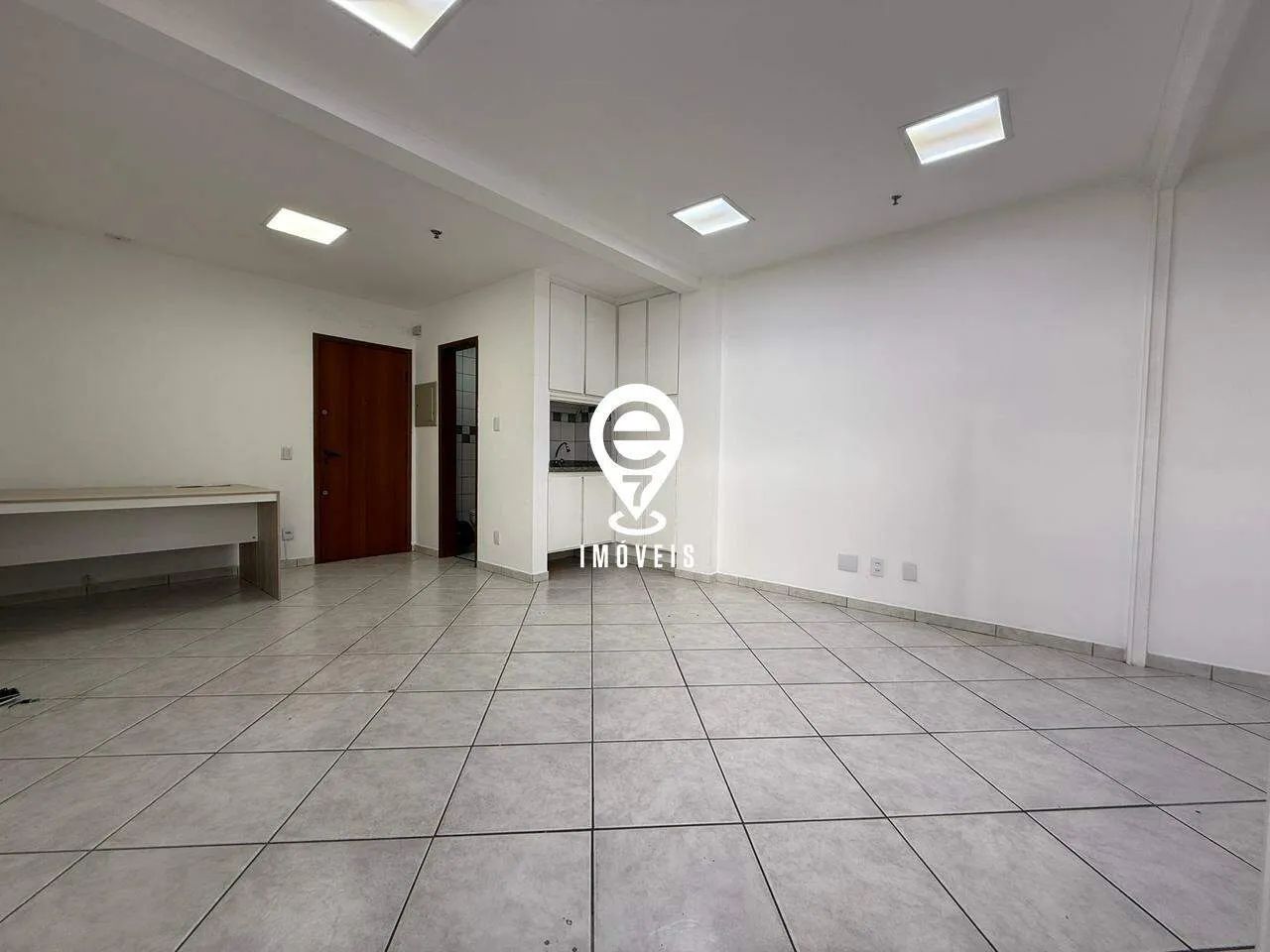 Sala Comercial com 2 vagas próximo ao Metrô Praça da Árvore