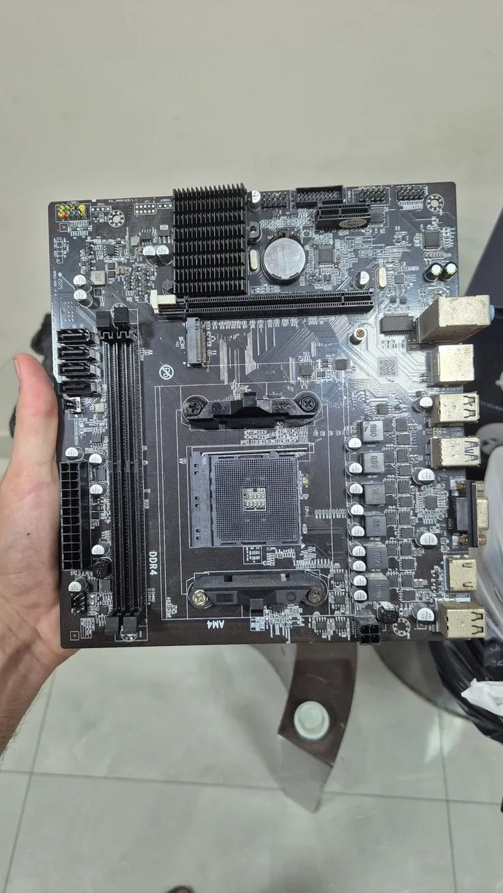 Placa mãe AM4 para retirada de peças ou conserto