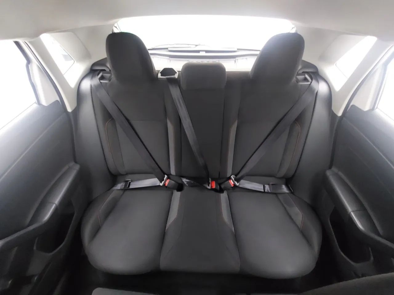 Volkswagen Polo Track 1.0 Flex 12V 5p, foto 18 de 18