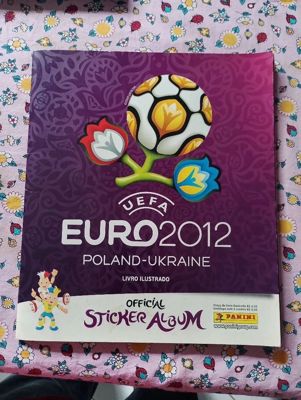 Álbum Eurocopa 2012 - sem nenhum detalhe.