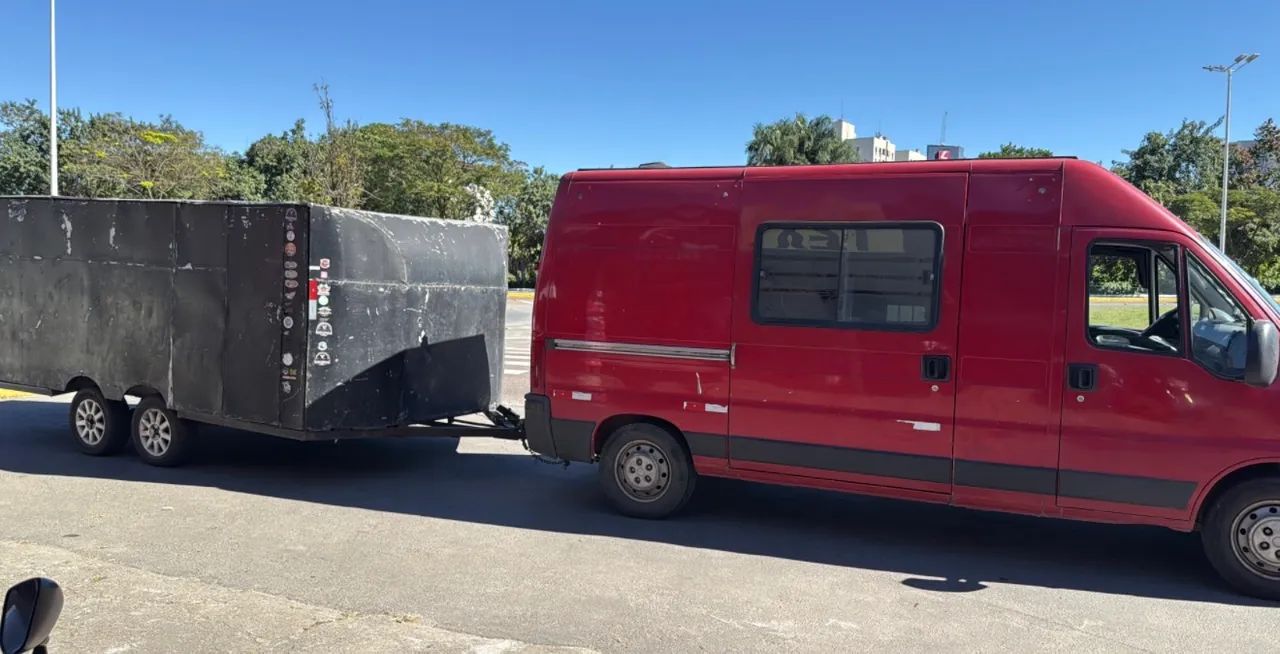CARRETINHA / REBOQUE DE 2 EIXOS trucada com freio - Foto 5