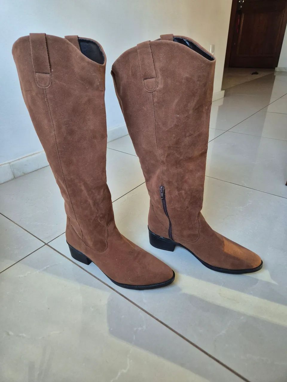 VENDO BOTAS SEM USO N? 37 - Foto 2