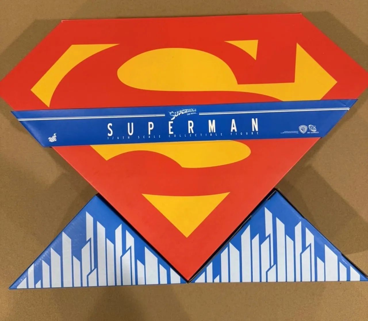 Hot Toys 1/6 MMS152 Superman 1978 Christopher Reeve com caixa
