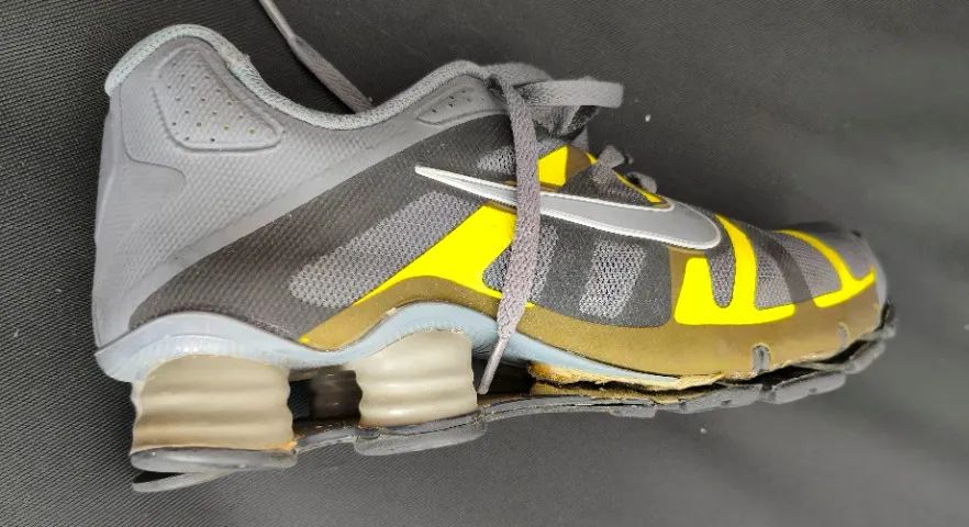 Tenis nike shox amarelo e cinza - Foto 3