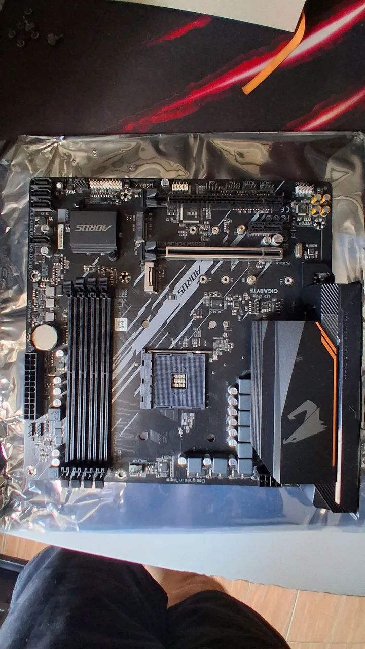 Placas-mãe Gigabyte B550m Aorus Elite - Foto 4