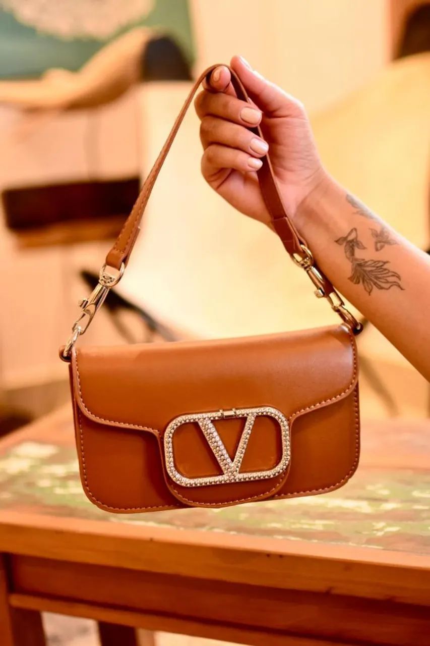 Bolsa Inspiração Valentino - Elegante, Moderna e Premium - Foto 5