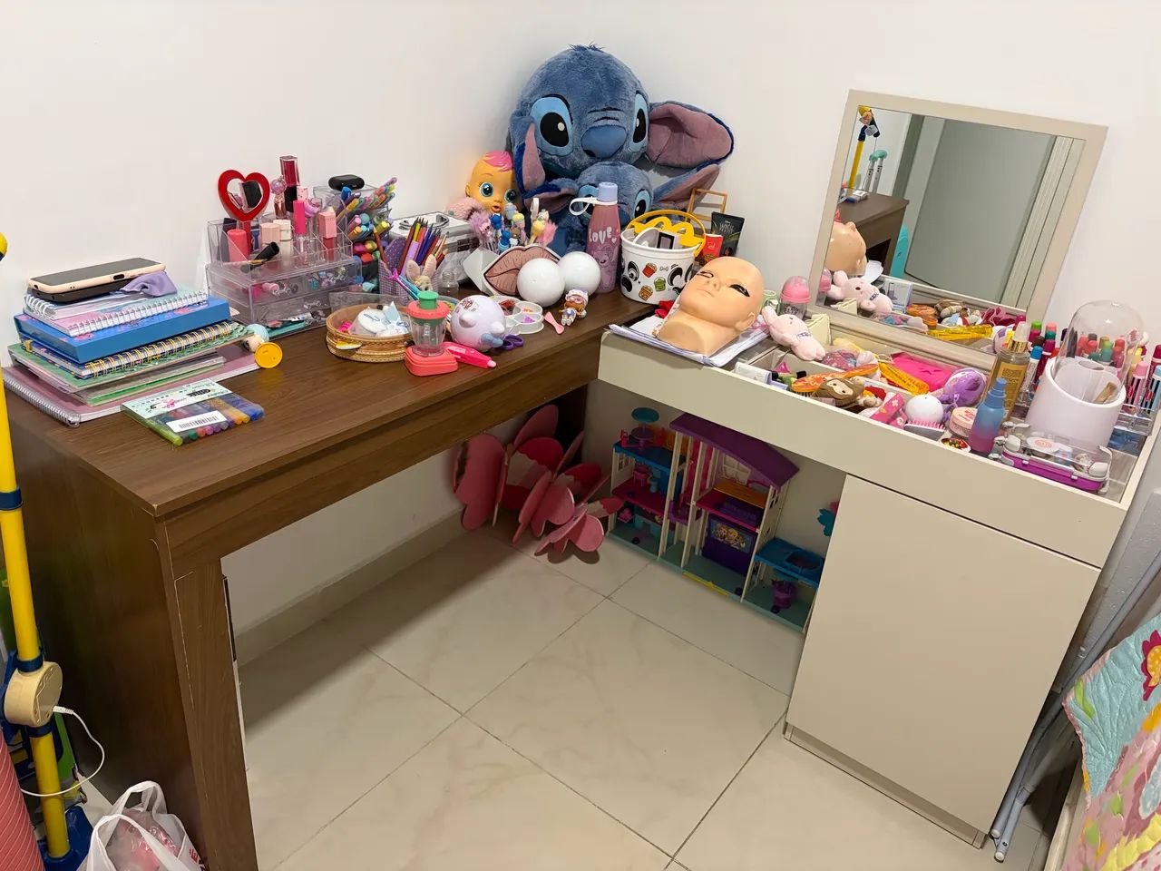 Roupeiro e penteadeira infantil para menina 