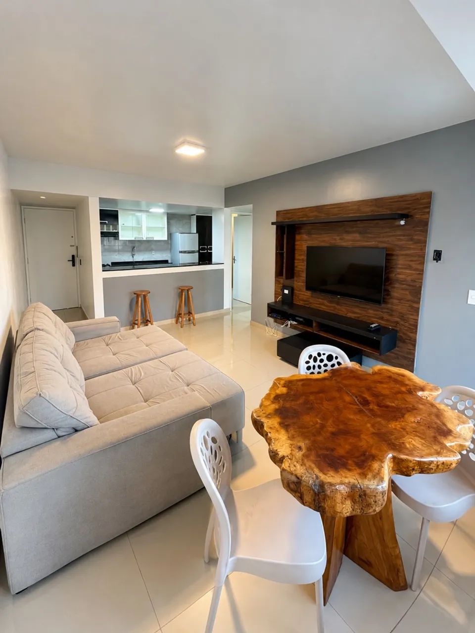 ALUGUEL - QUARTO E SALA - MOBILIADO - VARANDA - PONTA VERDE - Foto 4