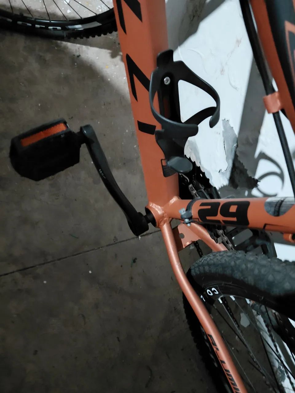 Bicicleta aro 29 com marcha - Foto 5