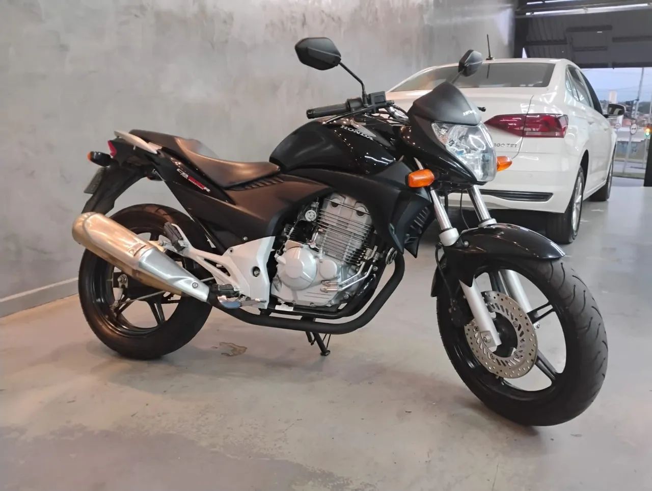 Cb 300 R
