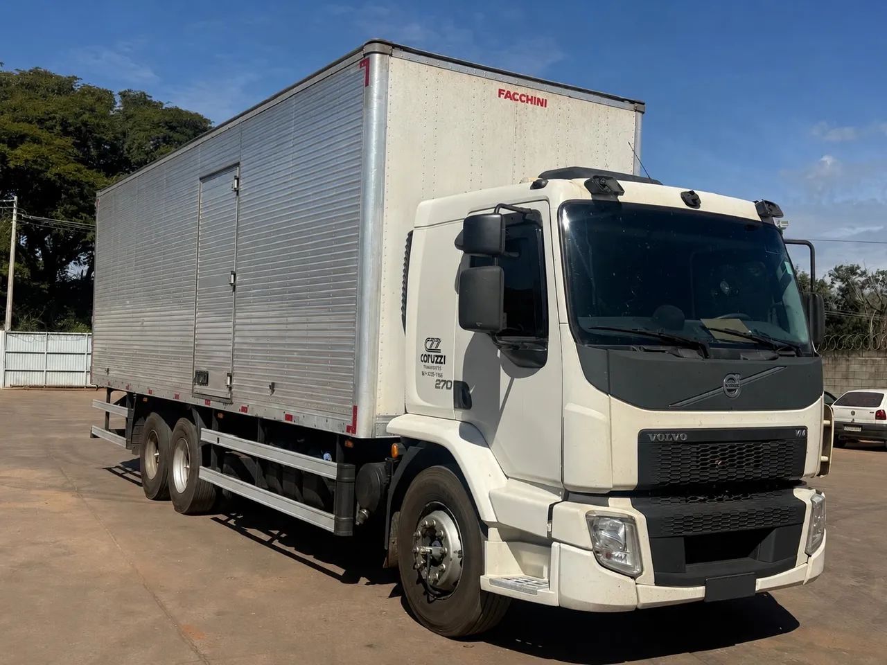 Volvo Vm 270 6x2  - Foto 2