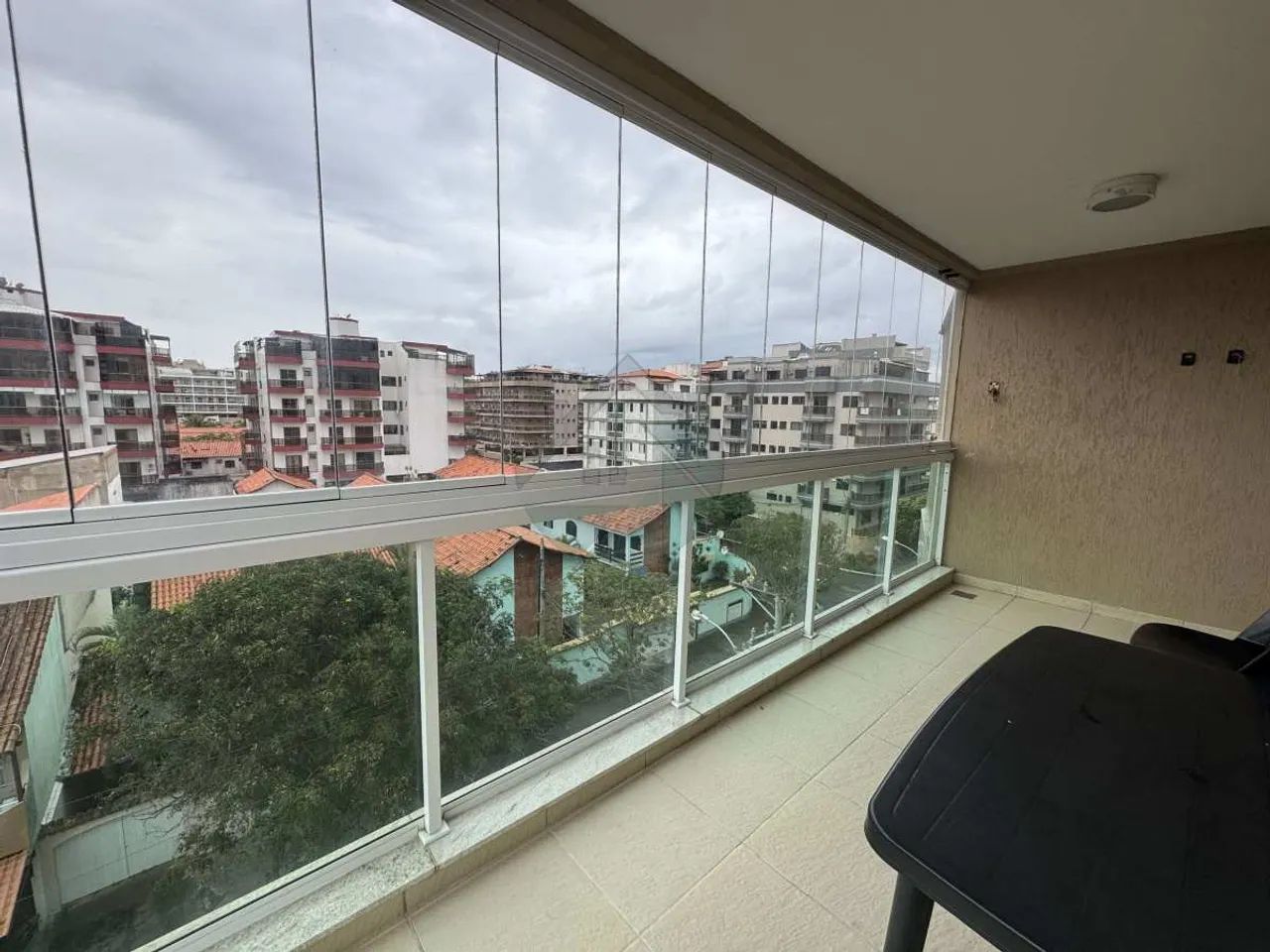 Alugo apartamento mobiliado com 3 quartos no Braga - Foto 2